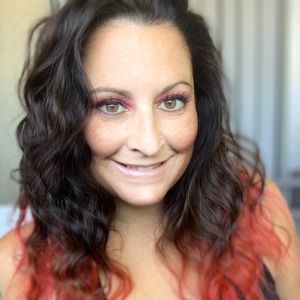 Meet your Posher, Leslie